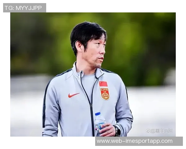 媒体人分析国足新帅应由外教担任国安新任教练或将延迟至十一月到位