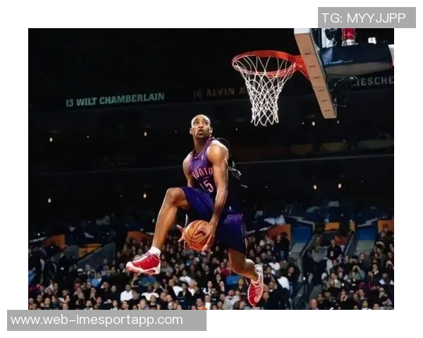 奎因近期表现抢眼场均23分助攻6次争夺最佳新秀荣誉