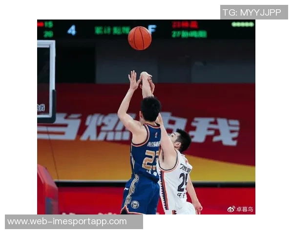 汤姆林表现抢眼10投8中轻松砍下18分6篮板2抢断并贡献5前场板